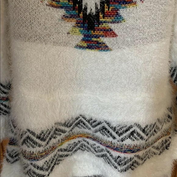 Aztec Tribal Pattern White Fuzzy Cardigan NWT - Picture 6 of 6